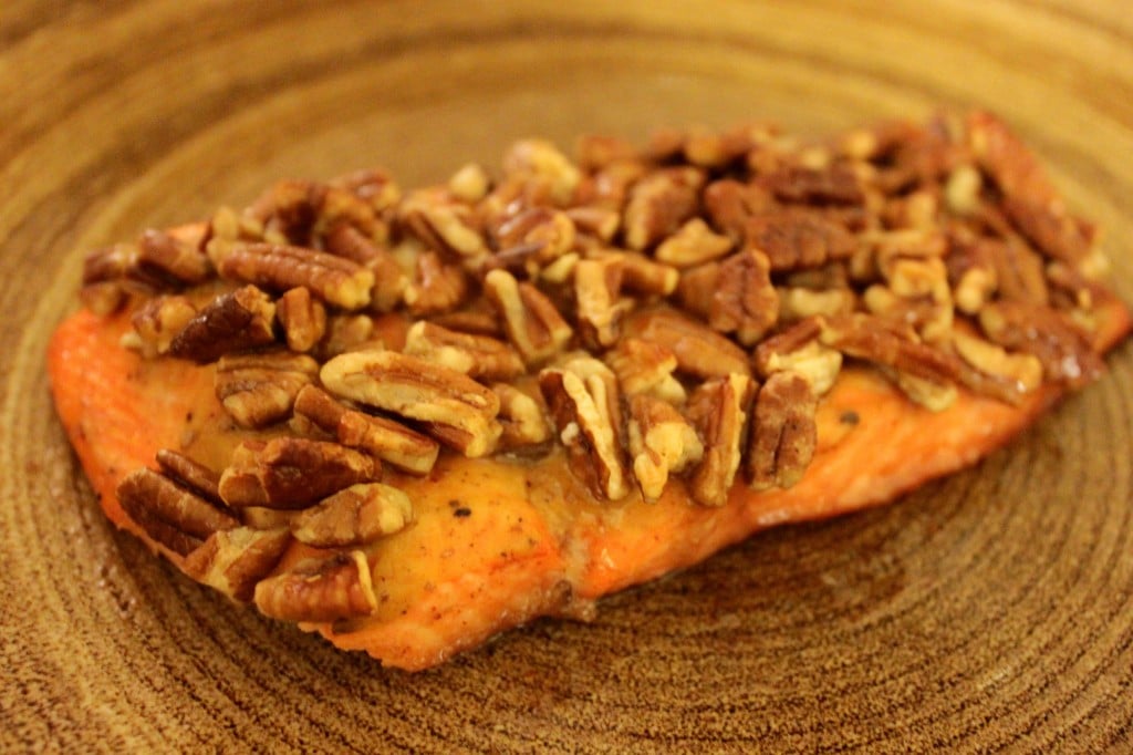 Maple Pecan Salmon by @JesseLWellness #glutenfree