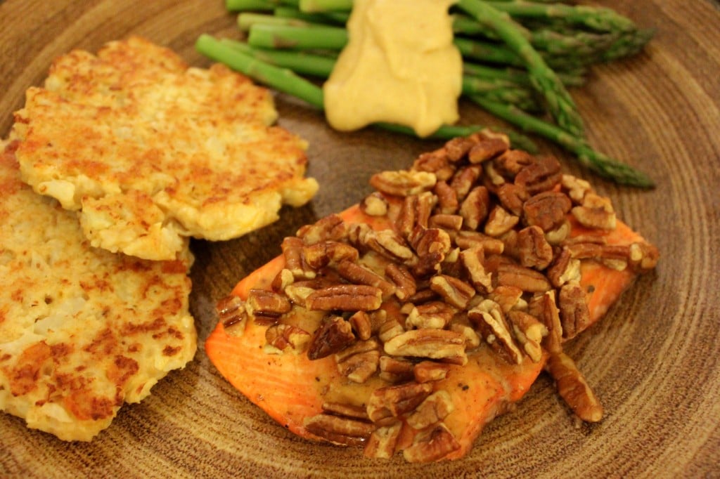 Maple Pecan Salmon by @JesseLWellness #salmon