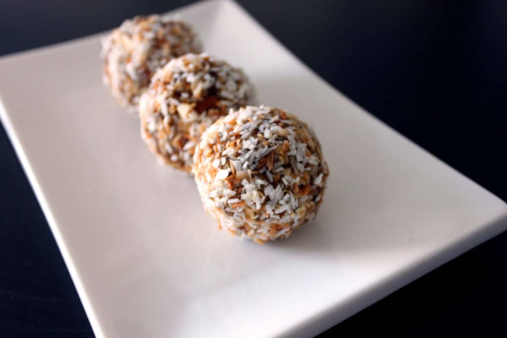 Date Bliss Balls by @JesseLWellness #sugarfree