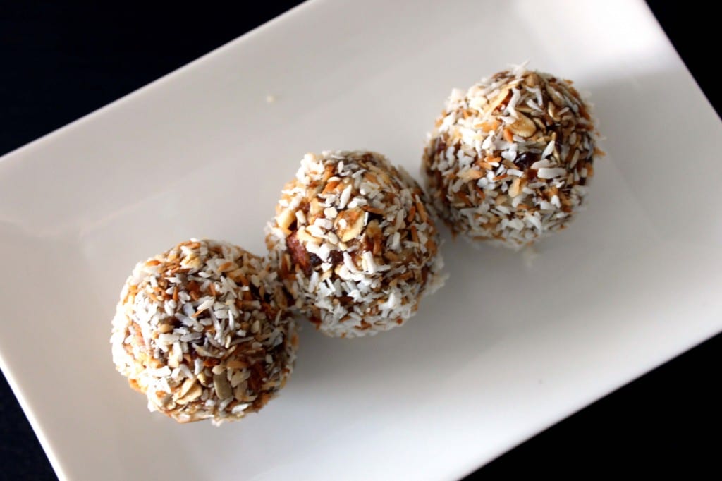 Date Bliss Balls by @JesseLWellness #vegan