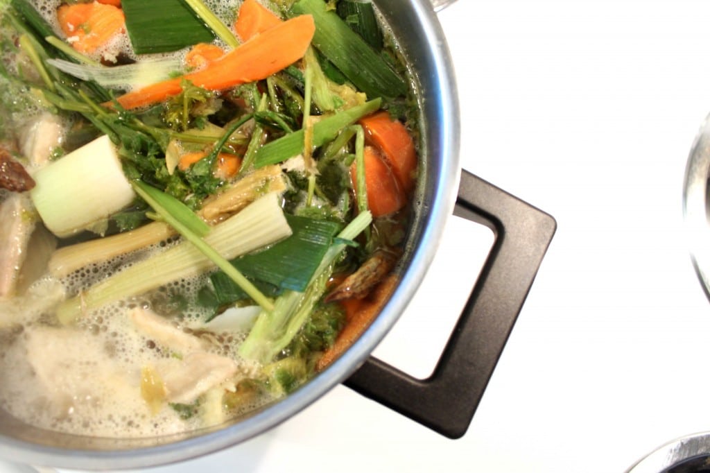 Homemade Chicken Broth by @JesseLWellness #paleo