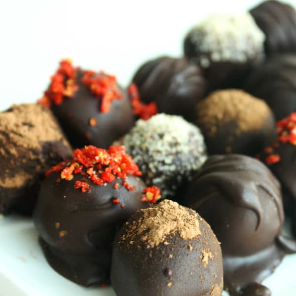 Chocolate Hazelnut Truffles by @JesseLWellness #vegan #truffles