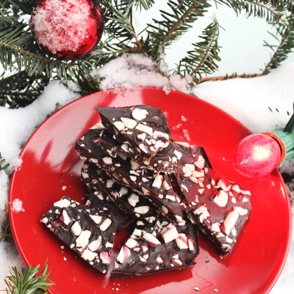 Candy Cane Carob Bark by @JesseLWellness #christmas #candycanebark