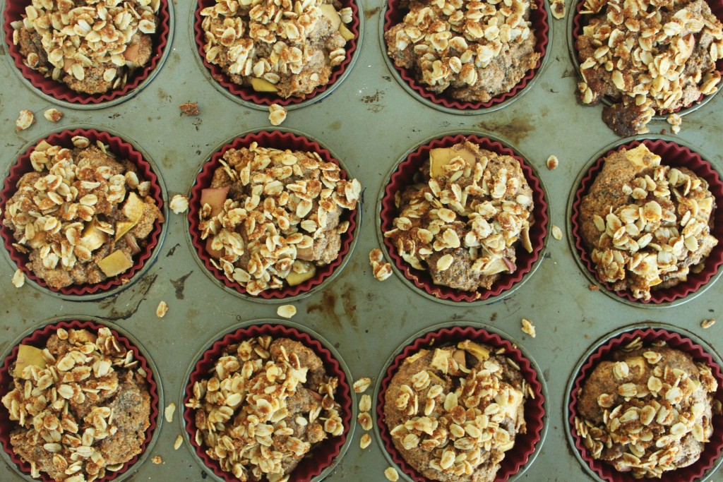 Apple Cinnamon Muffins by @jesselwellness #muffin #apple