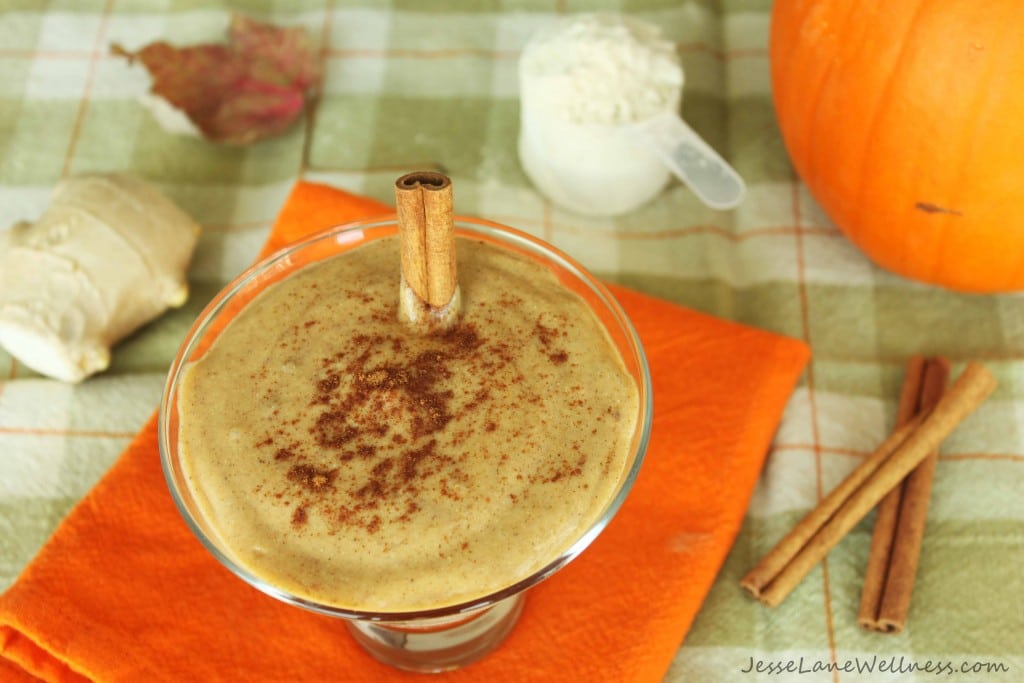 Pumpkin Spice Smoothie by @jesselwellness #smoothie #pumpkin