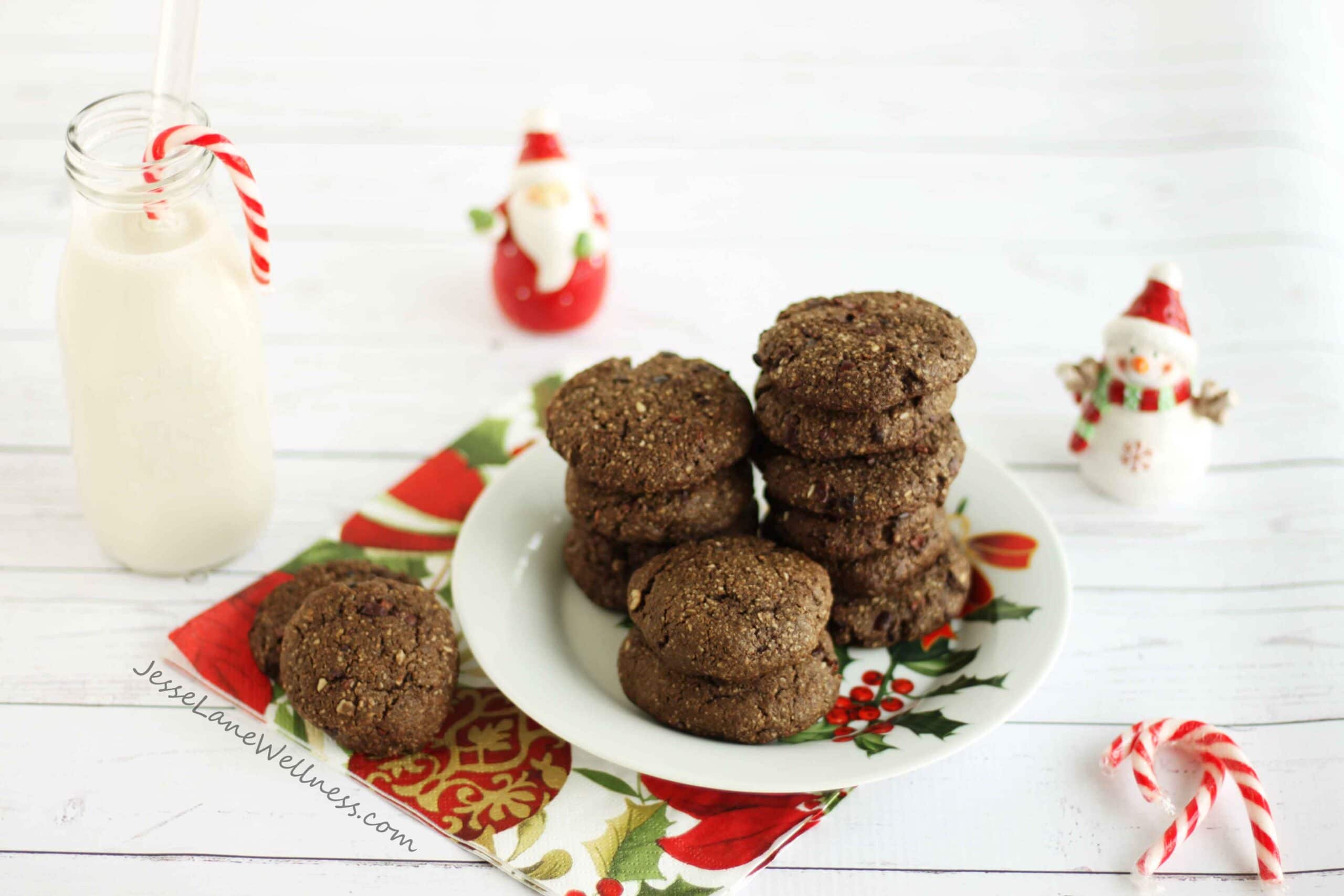 Double Chocolate Peppermint Cookies by @jesselwellness #cookie #glutenfree