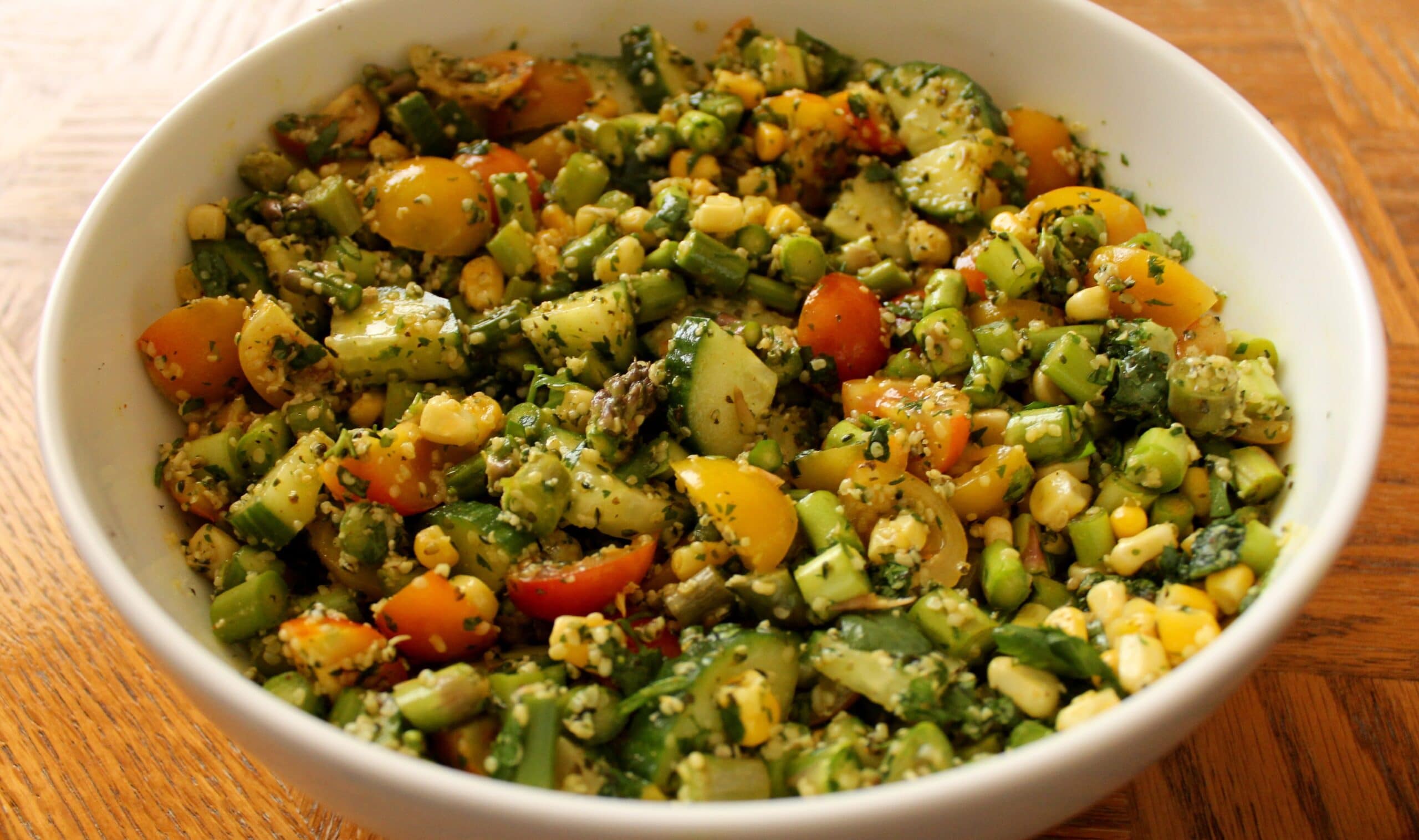 8 Fresh Salad Recipes Tipping Point Nutrition with @jesselwellness #salad #freshsalads