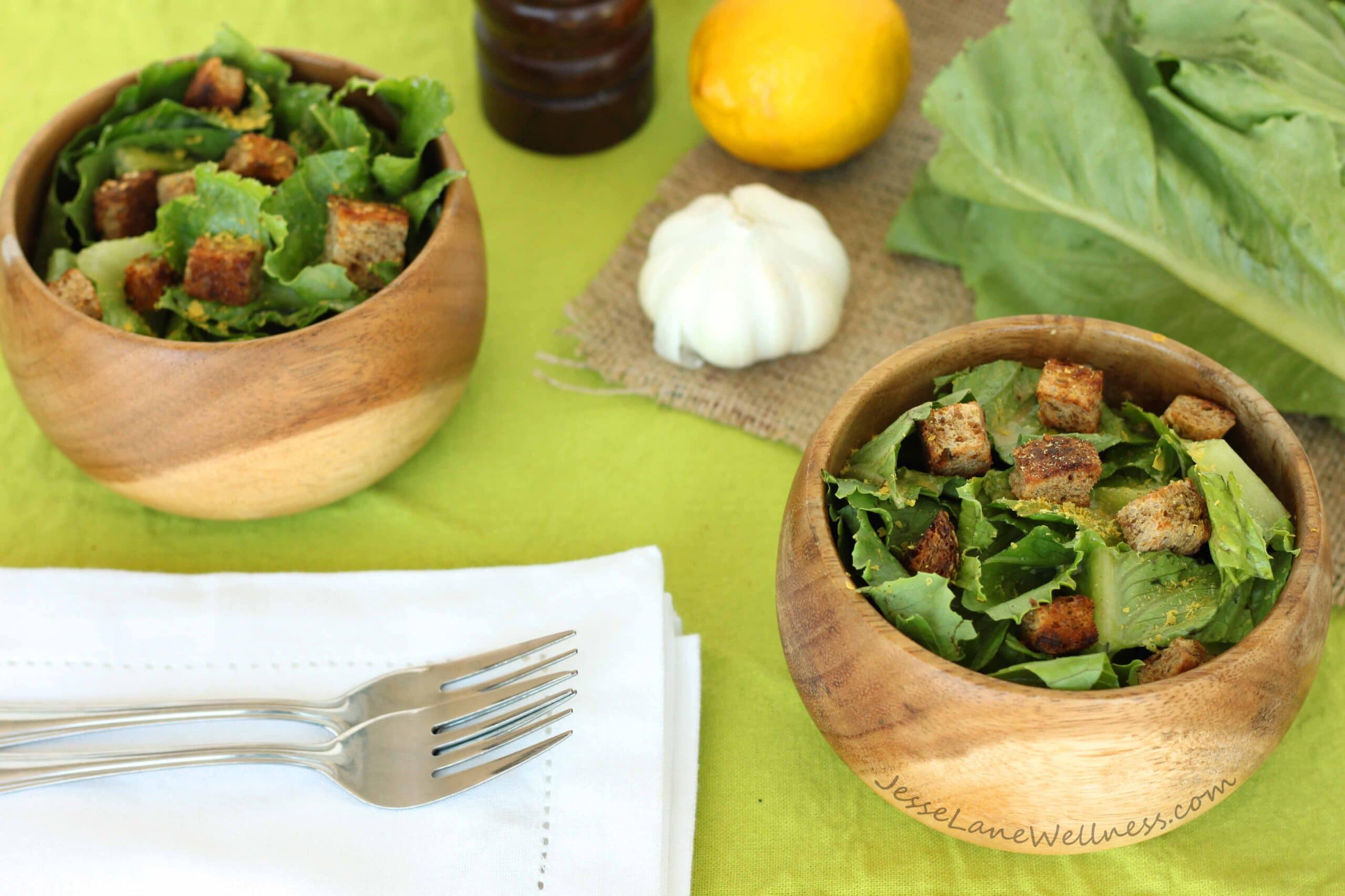 Slimmed-down Caesar Salad by @jesselwellness #healthysalad #caesarsalad