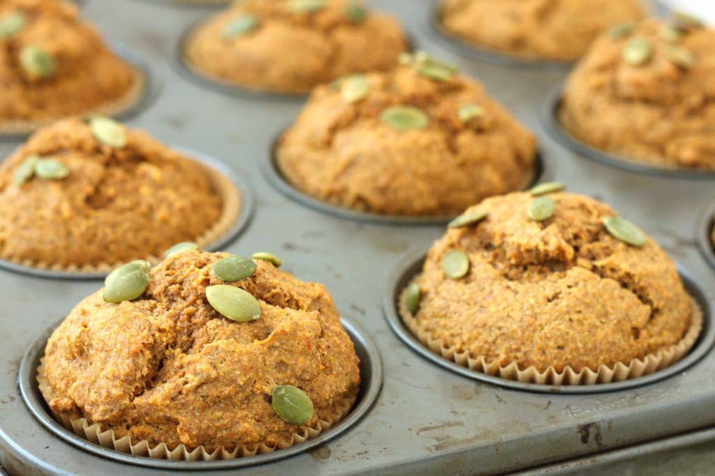 Pumpkin Spice Muffins by @jesselwellness #pumpkin #muffins