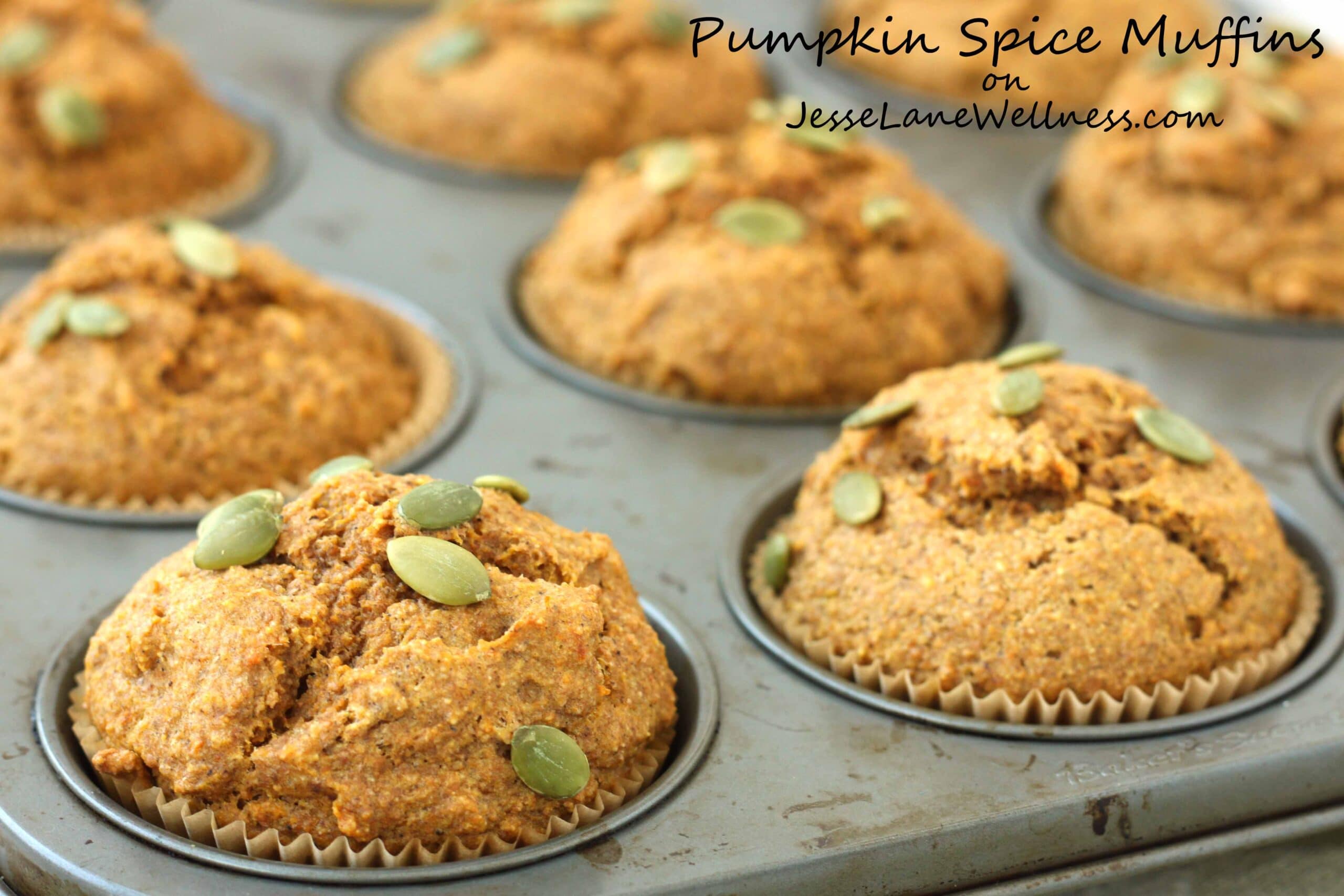 Pumpkin Spice Muffins by @jesselwellness #pumpkin #breakfast