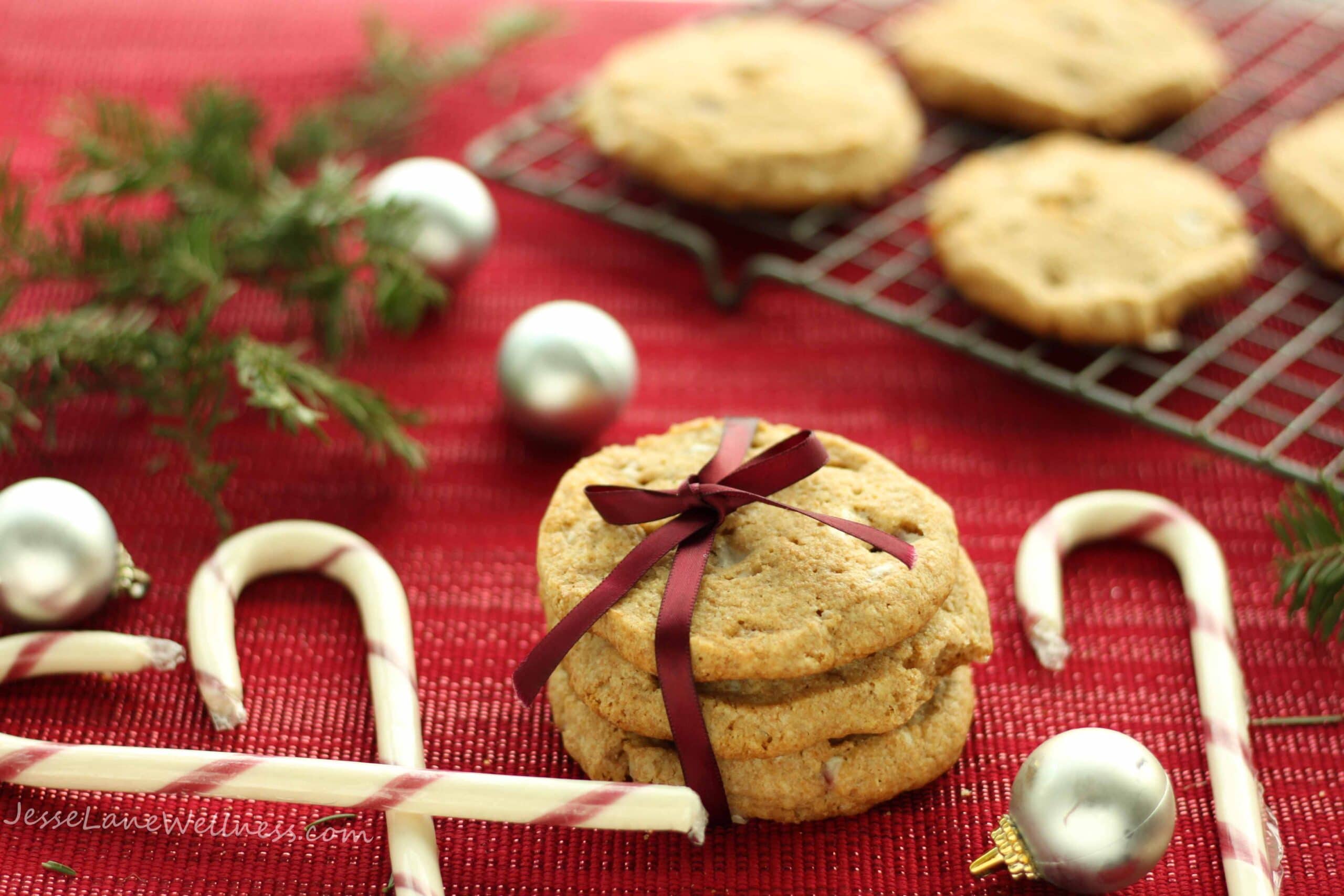 Candy Cane Spelt Cookies by @jesselwellness #candycanecookies #speltcookies