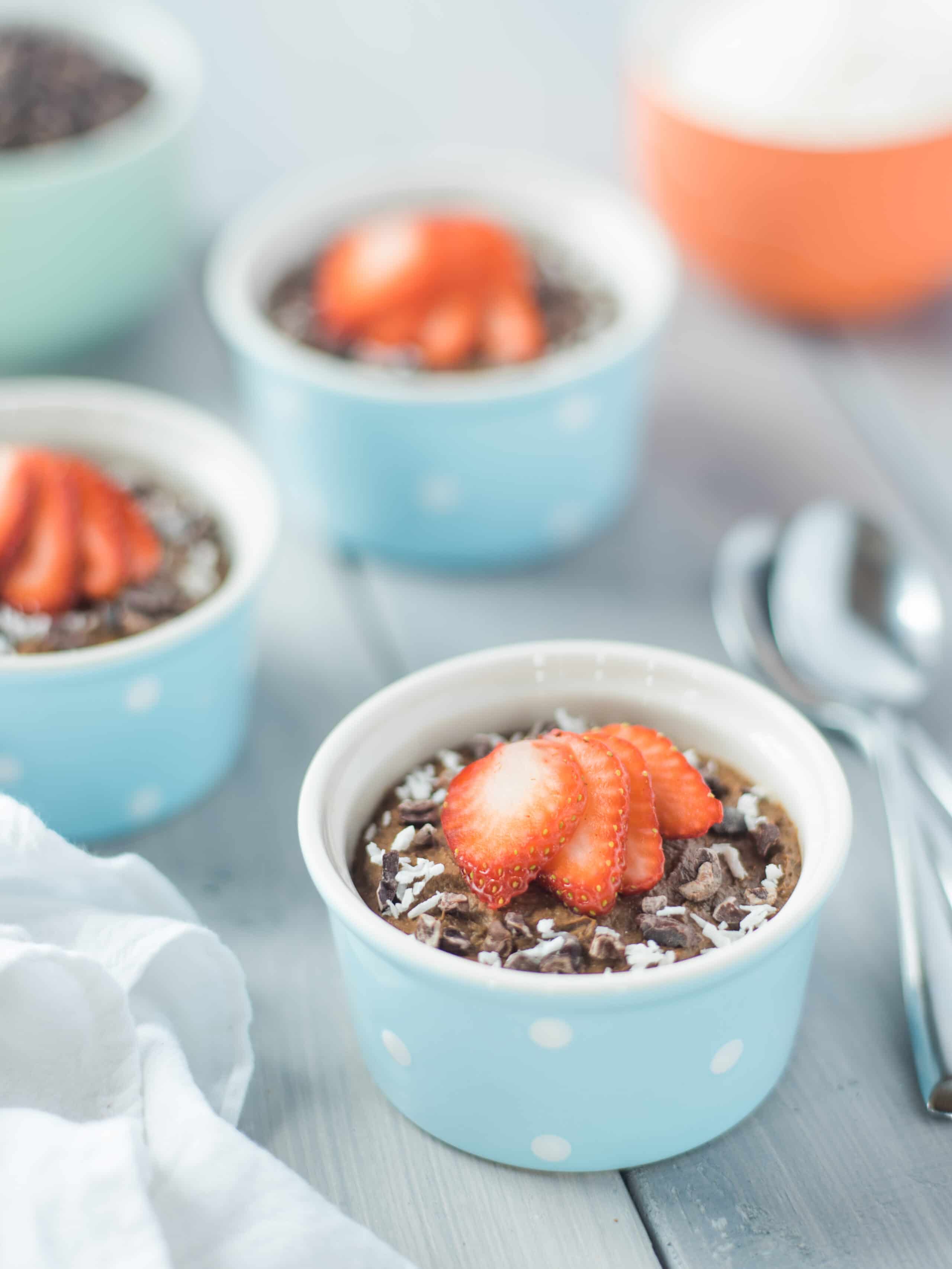 Joyous Detox Chocolate Chia Mousse on @jesselwellness #chia #chocolate