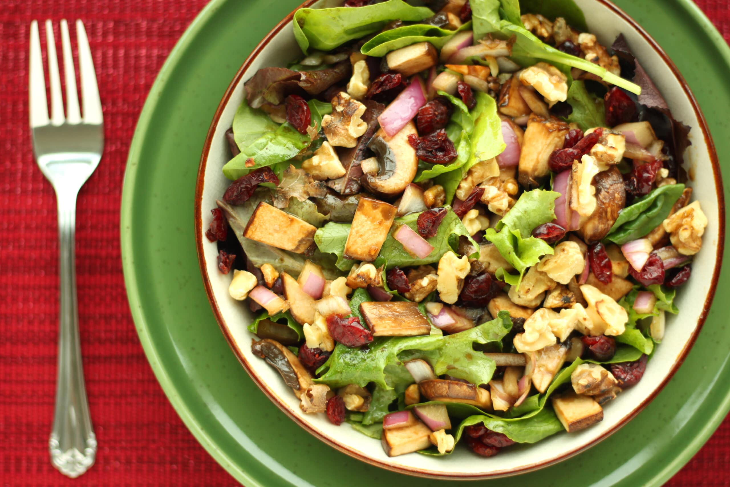 Healthy Holiday Eating with @jesselwellness Maple Balsamic Salad by Jesse Lane Wellness