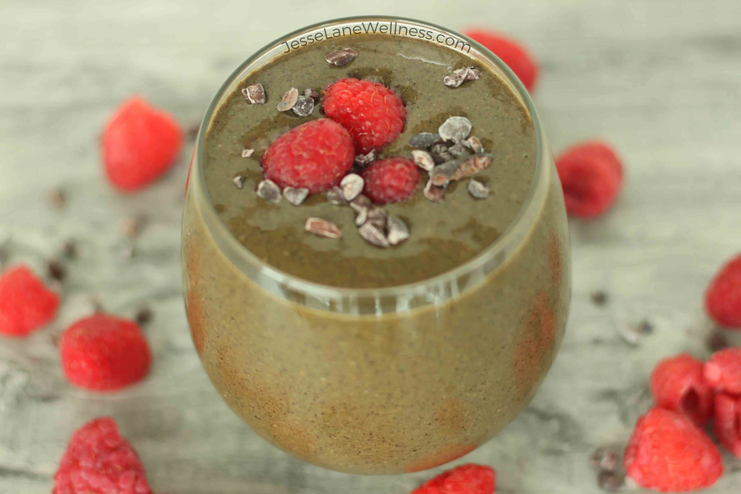 Chocolate Raspberry Smoothie by @jesselwellness #smoothietime #raspberrysmoothie