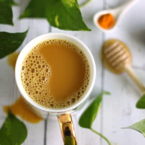 Chaga Golden Latte by @jesselwellness #chagatea