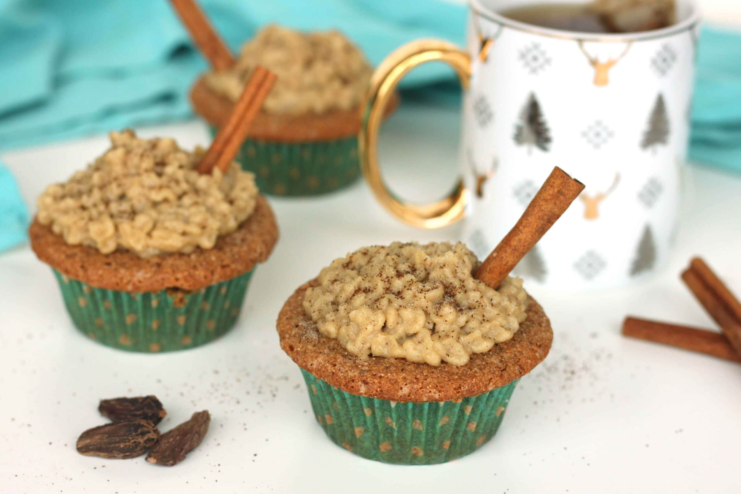 Dairy Free Chai Spice Cupcakes by @jesselwellness #chaicupcakes #dairyfree