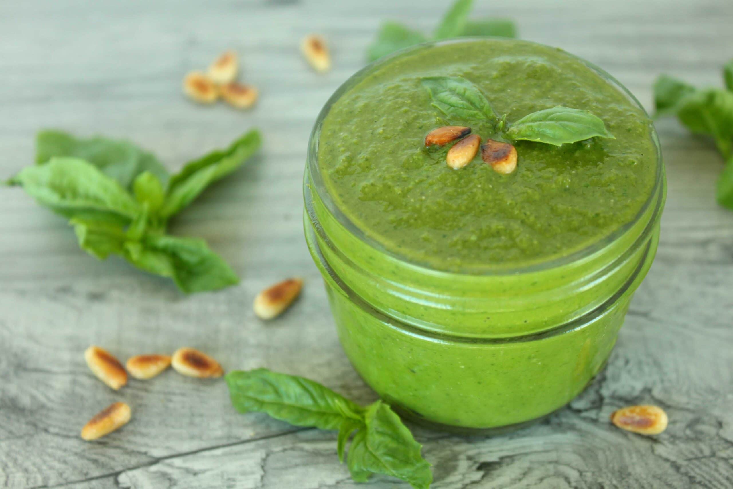 Creamy Vegan Pesto by @jesselwellness #pesto #dairyfree
