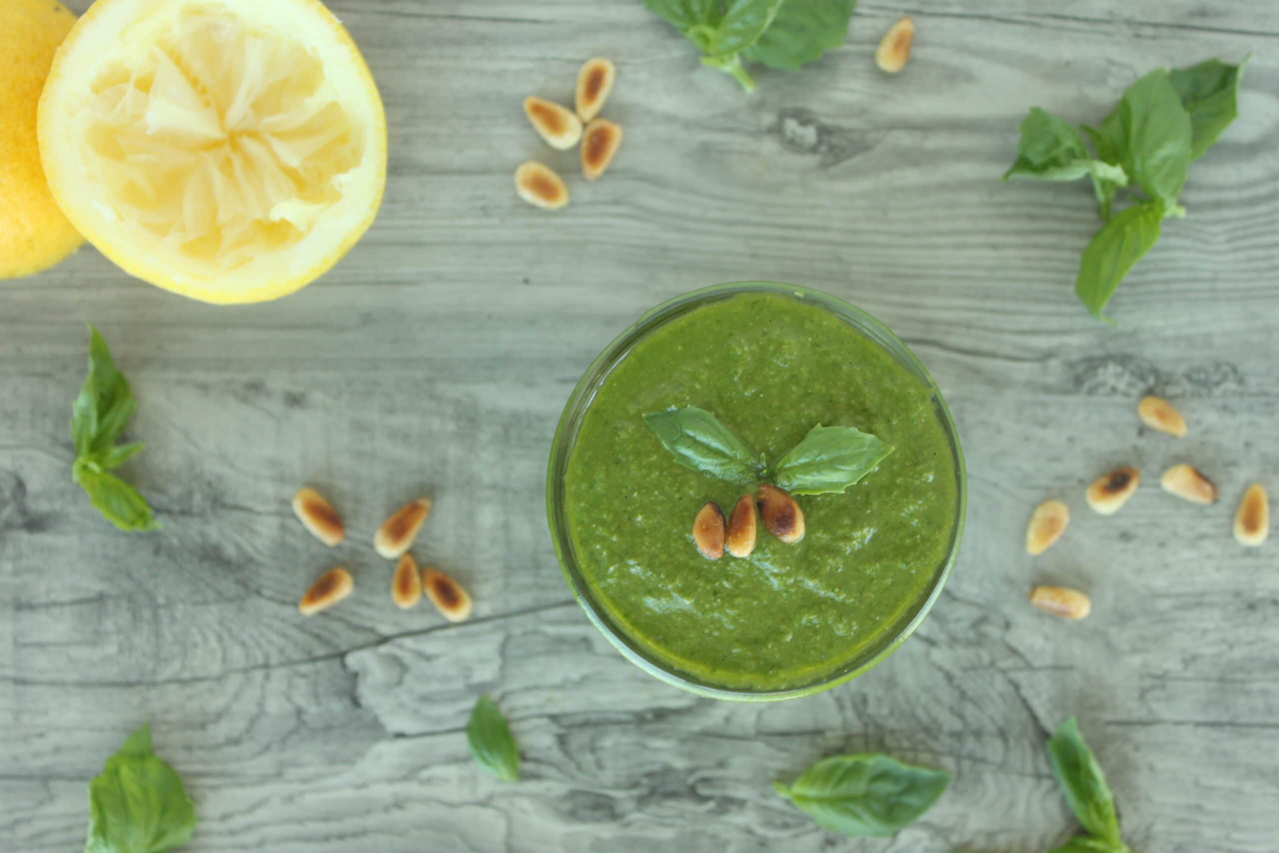 Creamy Vegan Pesto by @jesselwellness #pesto #vegan