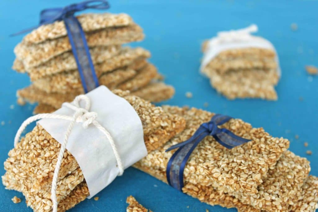 Healthy Homemade Sesame Snaps by @jesselwellness