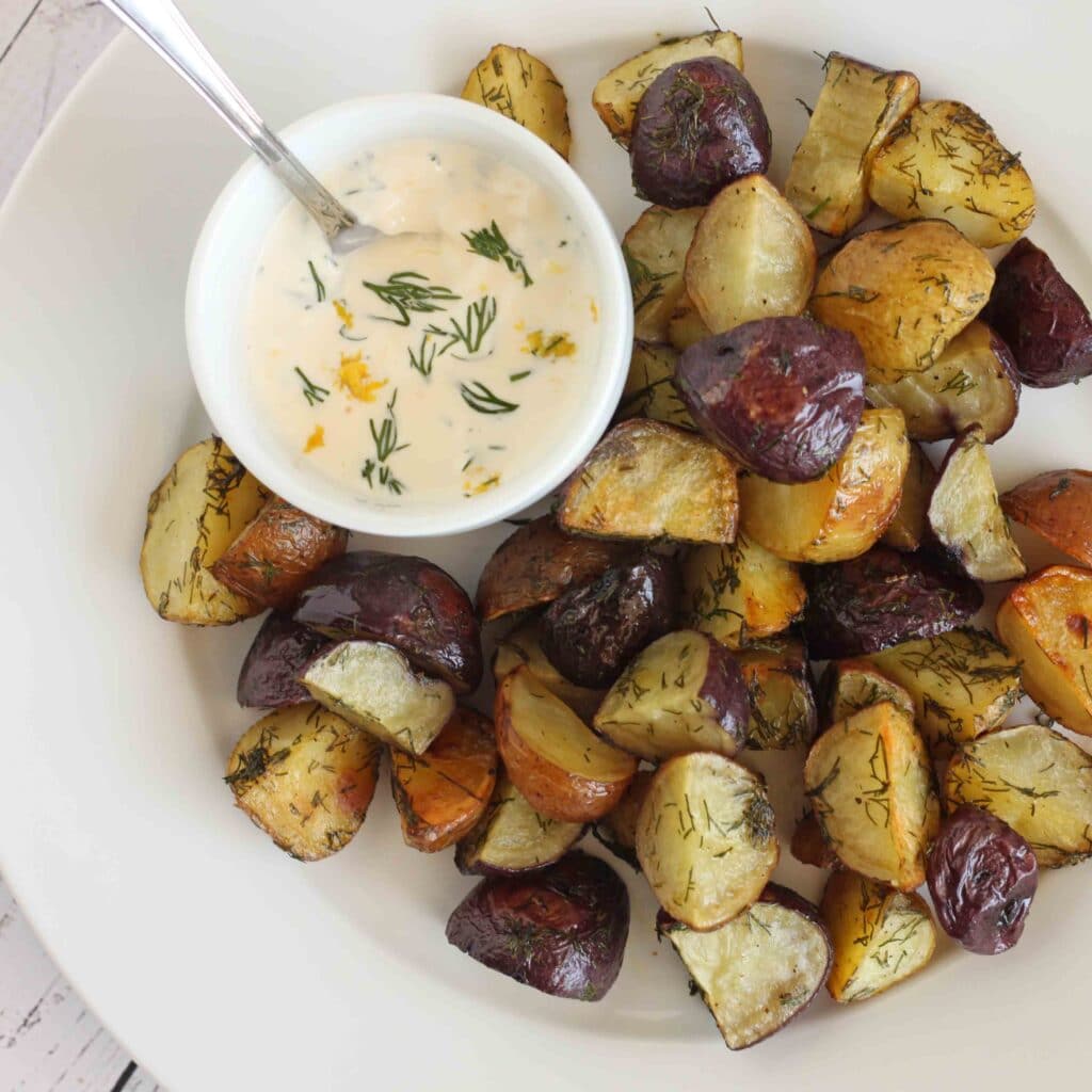 Dill Roasted Baby Potatoes by @jesselwellness