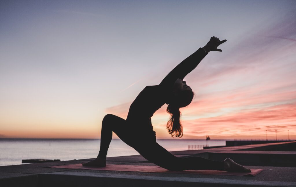 5 Beautiful Benefits of Outdoor Yoga on Jesse Lane Wellness