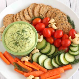 Creamy Vegan Dill Dip Recipe by @jesselwellness