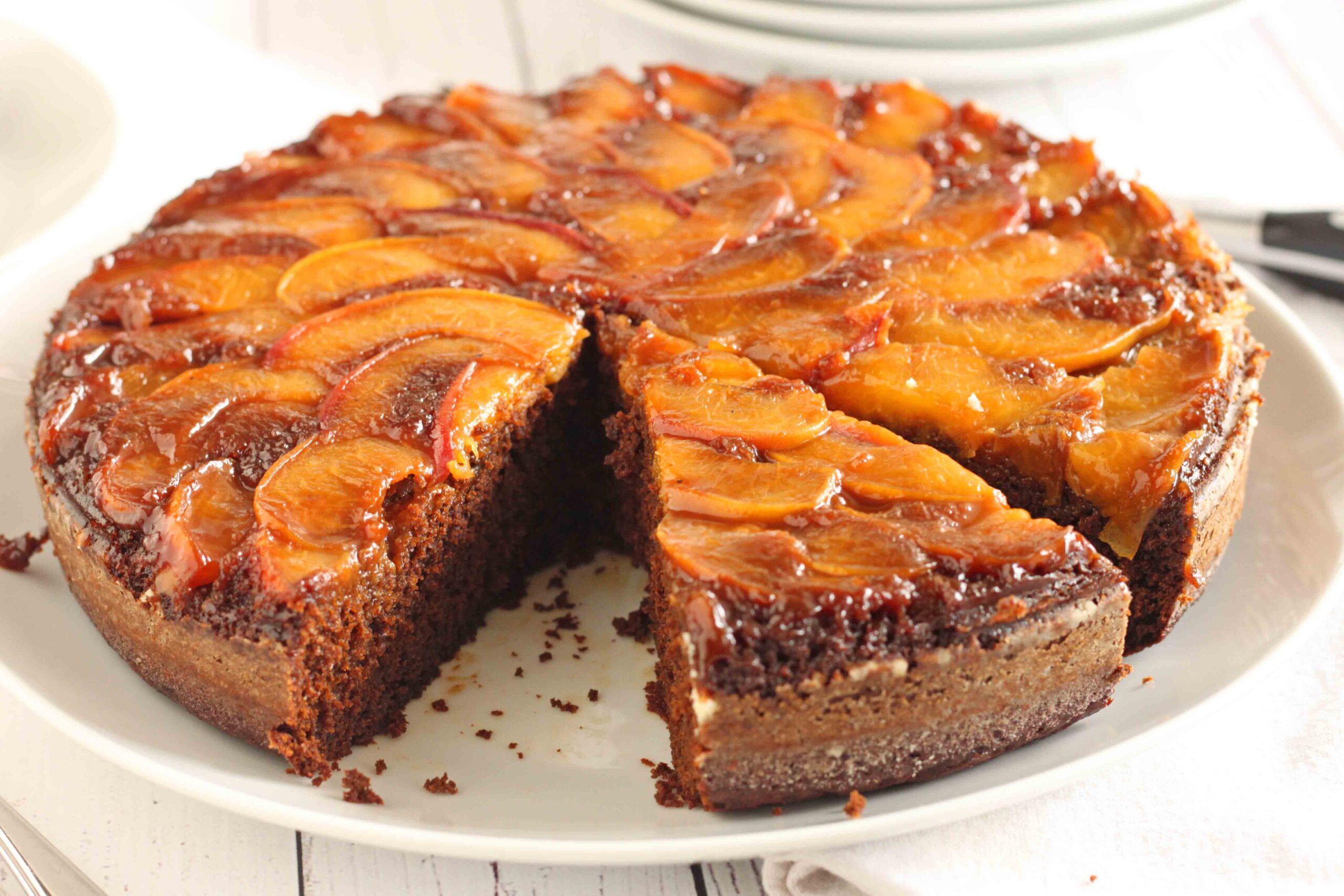 Peach Gingerbread Upside Down Cake by @jesselwellness