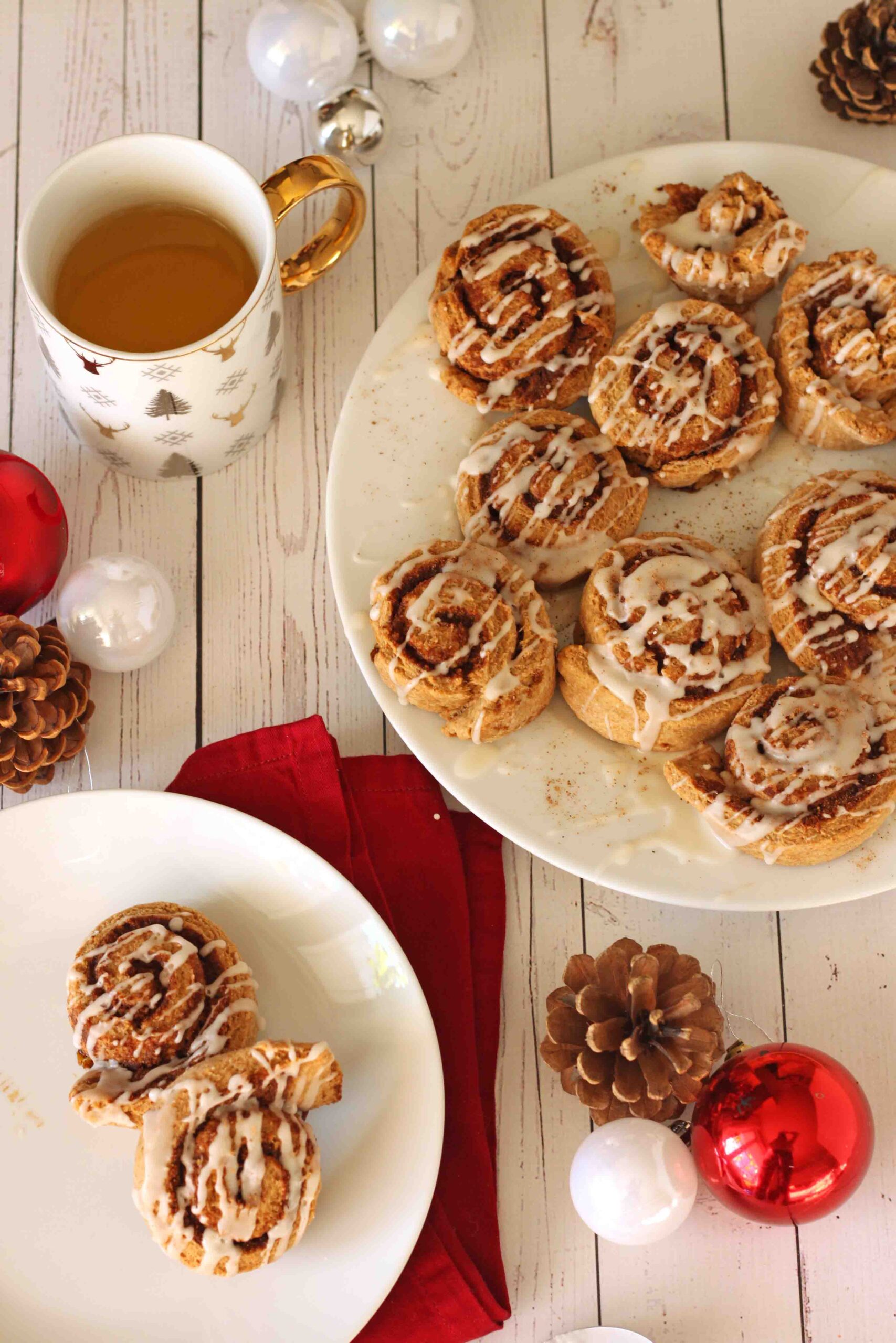 Eggnog Cinnamon Rolls by @jesselwellness