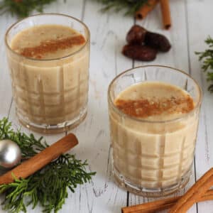 Vegan Eggnog Smoothie Recipe by @jesselwellness square