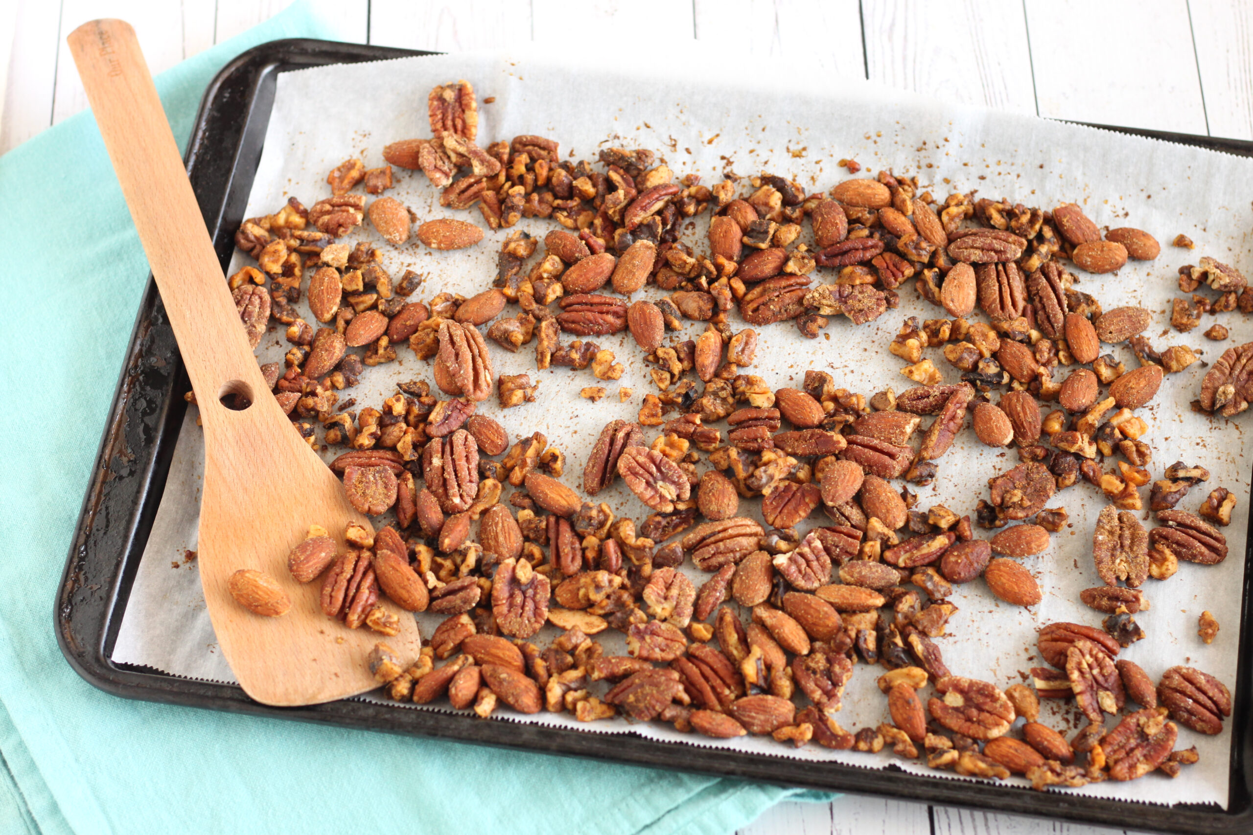 Spicy Roasted Nuts Recipe by @jesselwellness