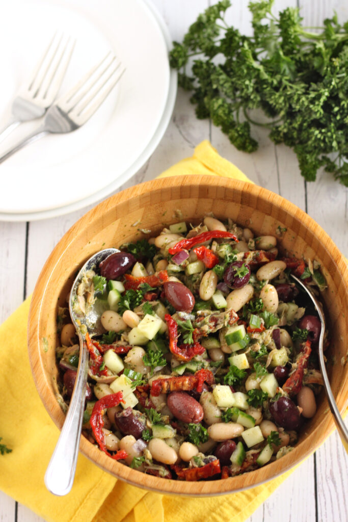 Mediterranean Tuna Bean Salad Recipe by @jesselwellness