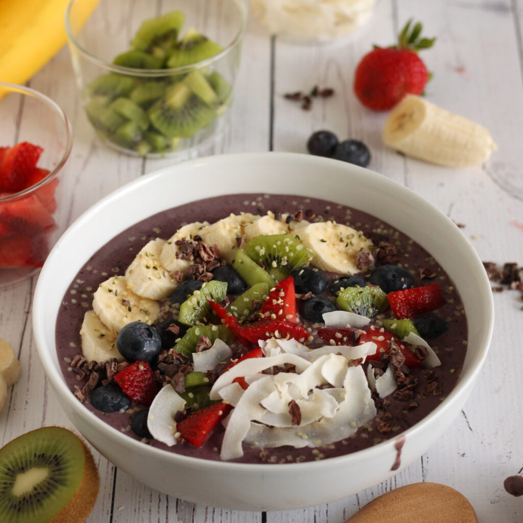 Protein Vegan Acai Bowl Recipe by @jesselwellness